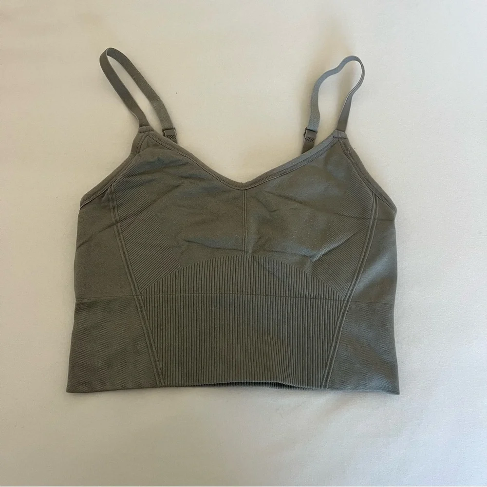 Gray Ribbed Workout Top - Picture 1 of 2